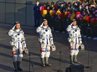 青島空壓機祝賀神州十二號載人飛船發(fā)射成功！