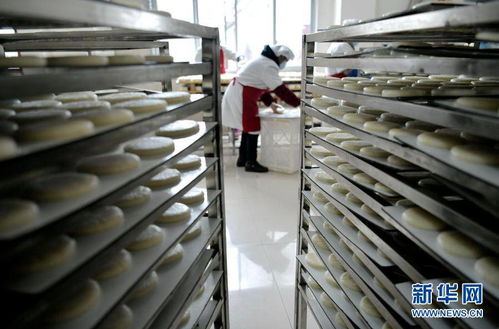 湖北恩施 寒冬土家糍粑香 易遷農民致富忙